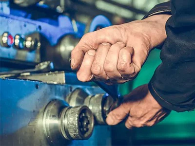 the-tool-slant-bed-line-rail-lathe